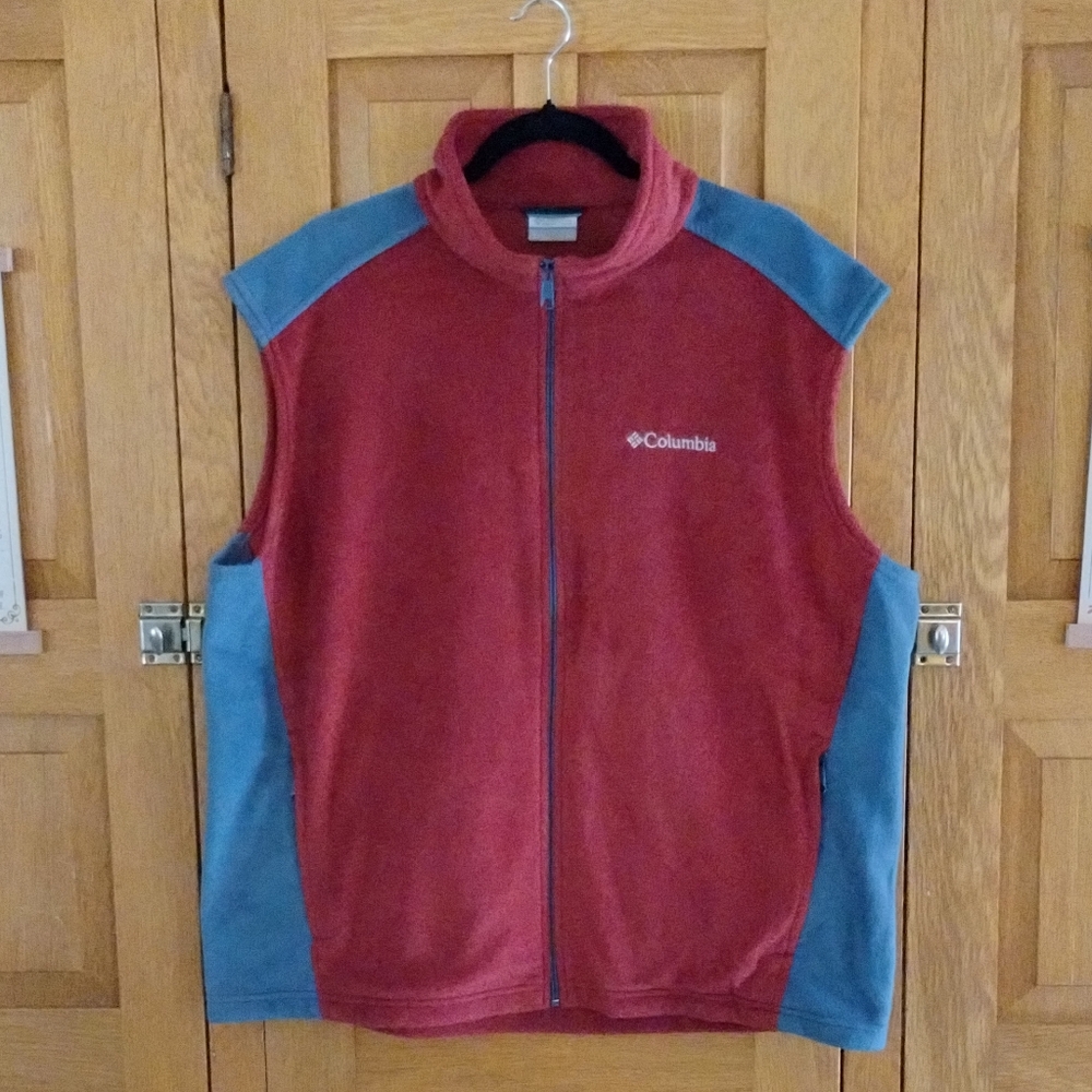 Columbia maroon & blue fleece zip up casual vest